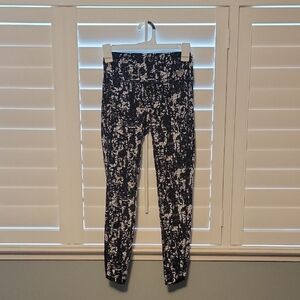 New Balance Black and White Patterned Leggings